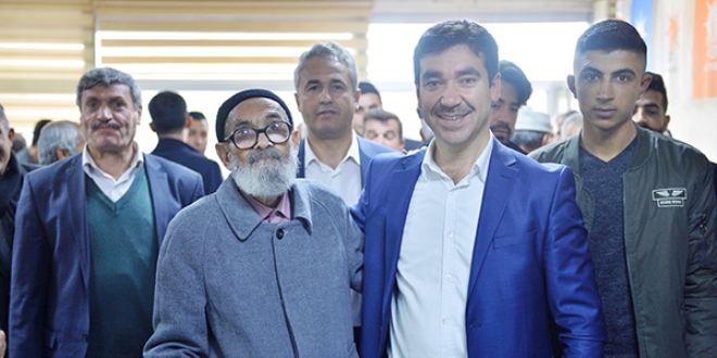 HDP'lilerin 20 yıldır yönettiği ilçede AK Parti'nin zaferi kutlanıyor