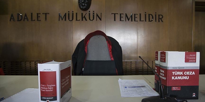 Eski Yargıtay üyesine FETÖ'den hapis