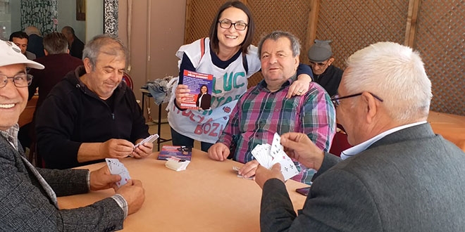 Arkadaşının yerine muhtar adayı oldu, ipi göğüsledi