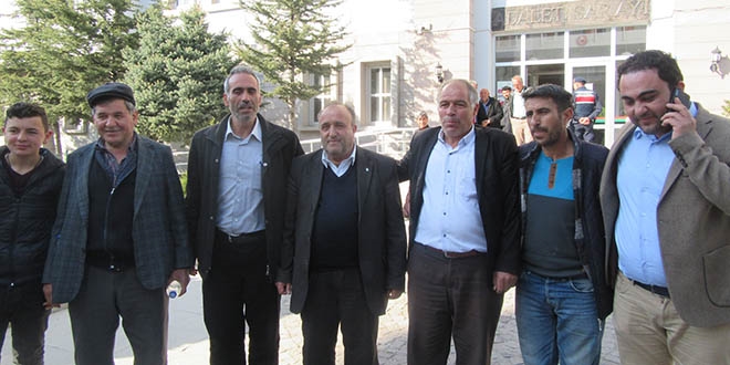 Oylar eşit çıkınca 3 muhtar kurayla belirlendi