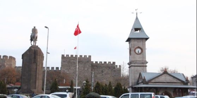Tarihi saat kulesi, 113 yıldır ayakta