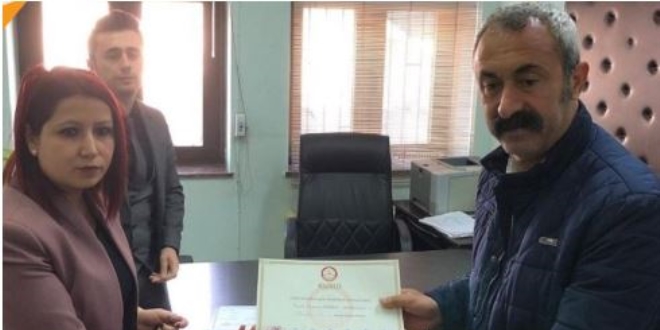 TKP'li Başkan Maçoğlu mazbatasını aldı