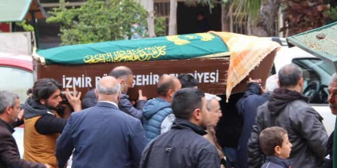 Otomobilin çarptığı belediye işçisi hayatını kaybetti