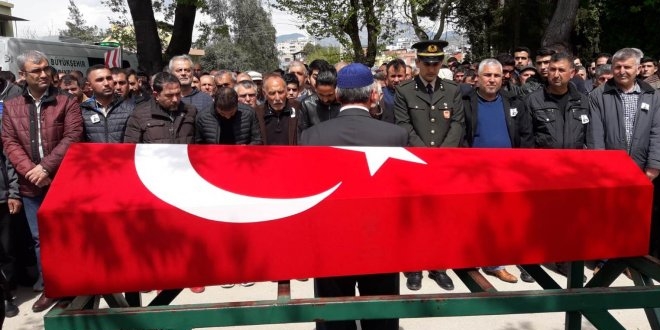 Askerlik yolundaki kazada ölen Orhun, toprağa verildi