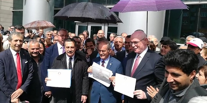 Eskişehir'de belediye başkanları mazbatalarını aldı