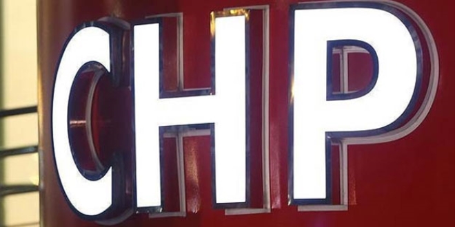 CHP İlçe Başkanlığı'nın kapısına kilit vuruldu