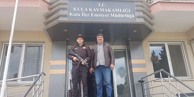 Babasıyla aynı karakolda görev yapıyor