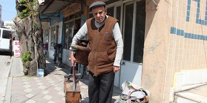 Boyacı sandığıyla yıllara meydan okuyor