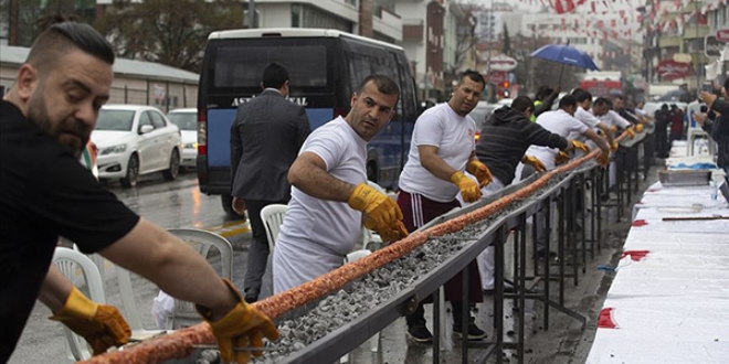 40 metrelik kebap saniyeler içinde tükendi