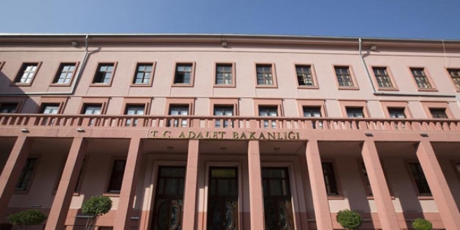 'Kadın tutukluya kelepçeyle doğum' iddiasına yalanlama