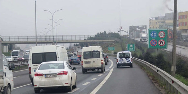 Yol kenarında tuvaletini yapan sürücüye bin TL ceza