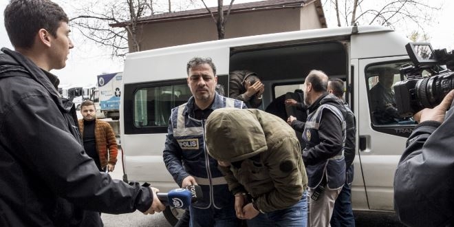 Köpekleri zehirleyen zanlıya tutuklanma talebi