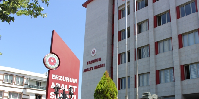 Kalp krizi geçiren adliye personeli hayatını kaybetti