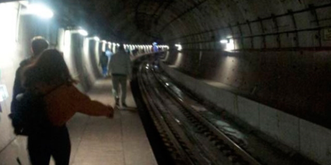 Marmaray'da arıza: Yolcular tüp geçitten yürüyerek çıktı