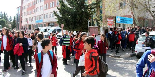 Gaziantep'te 12 öğrenciyi hastanelik eden şaka!