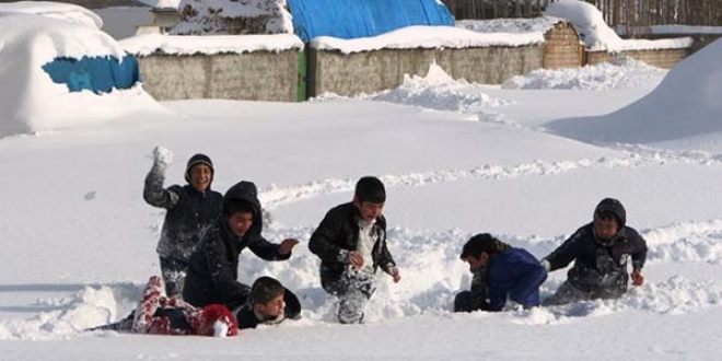 Kar tatili yapan öğrencilere telafi eğitimi