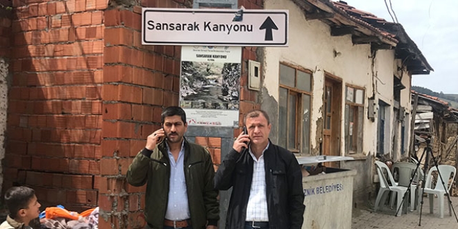 Telefonların çekmemesi, mahalleliyi isyan ettirdi