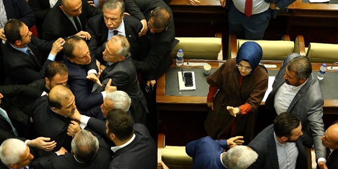 Ankara Büyükşehir Belediye Meclisi'nde arbede