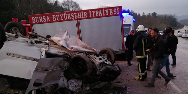 Bursa'da feci kaza: 2 ölü, 8 yaralı