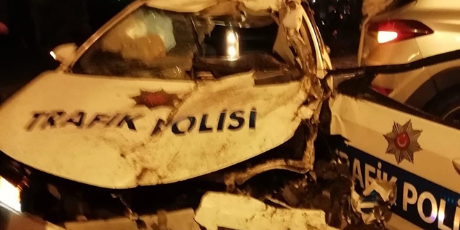 Eskiehir'de zincirleme kaza: 1 polis ar yaral