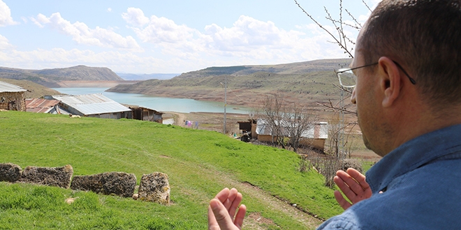 Baraj kurudu mezarlar ortaya çıktı