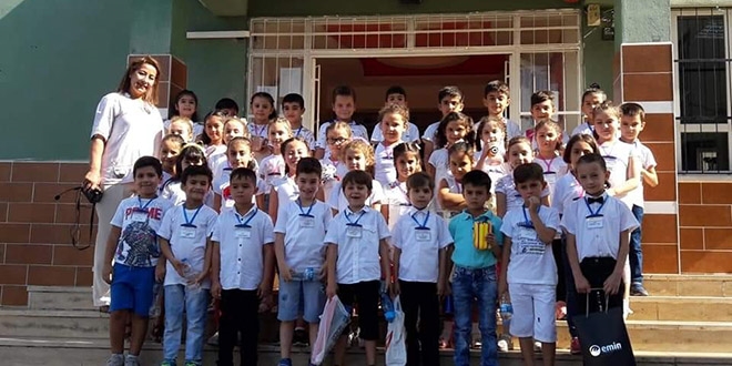Görev yeri değiştirilen öğretmenlerini geri istiyorlar