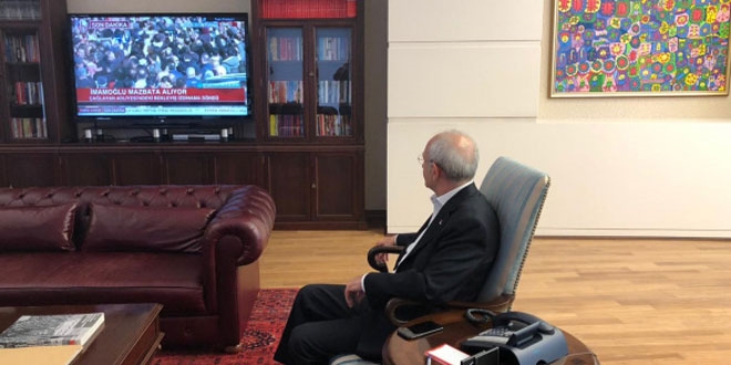 Kılıçdaroğlu, İmamoğlu'nun mazbata aldığı anları böyle takip etti
