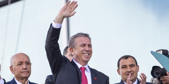 Mansur Yavaş'tan mazbatayı alan Ekrem İmamoğlu'na ilk mesaj