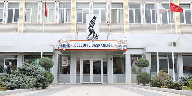 Kırşehir Belediyesi tabelasına T.C. ibaresi kondu