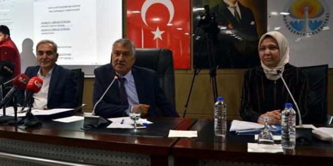 Adana Büyükşehir Belediyesi'ne her gün haciz geliyor