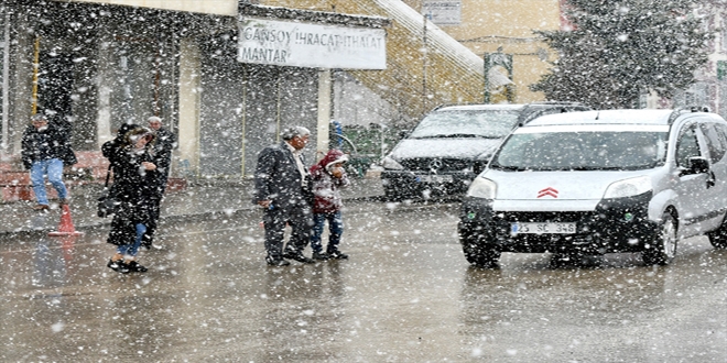 Kars ve Ardahan'da kar ya