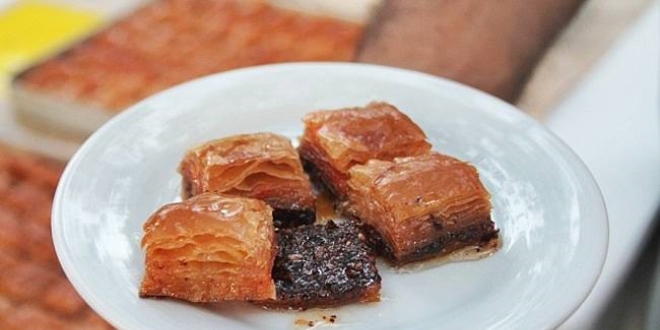 Biberli baklava fuarda ilgi odağı oldu