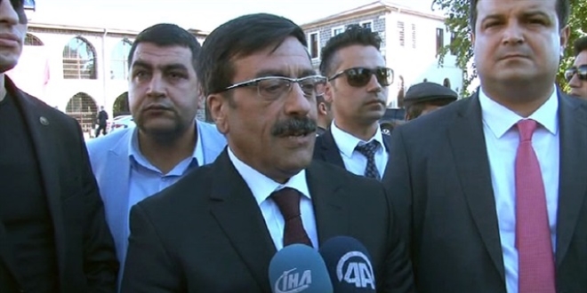 Cumali Atilla'dan, 'makam odasında banyo'ya açıklama