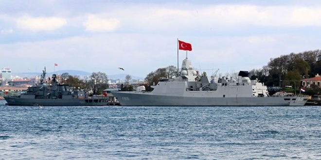 Kraliyet Donanması gemisi İstanbul'a demirledi