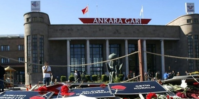 Gar katliamı davasında 5 sanığa 'kırmızı bülten'