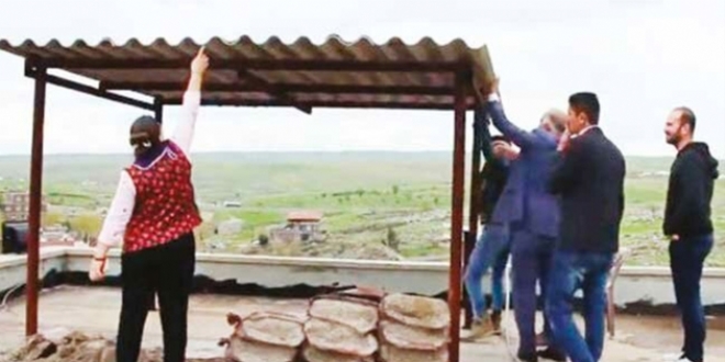 İdil'de ilk icraat: Polis noktaları yıkıldı