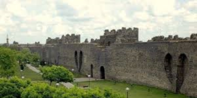 Diyarbakır'a turist akını