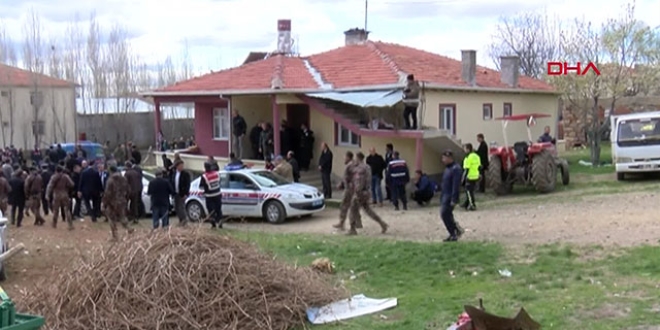 Bakanı Akar, Kılıçdaroğlu'nun beklediği eve gitti