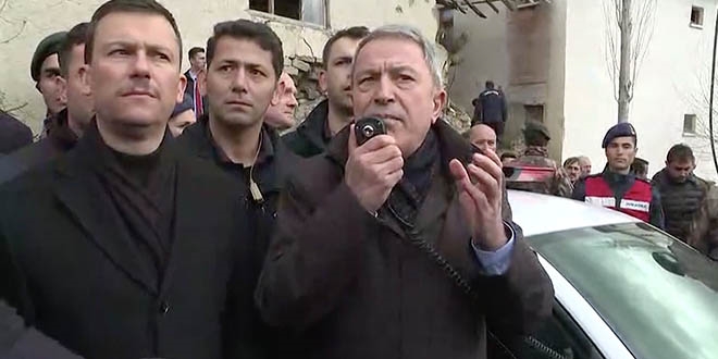 Bakan Akar'dan vatandaşlara sükunet çağrısı