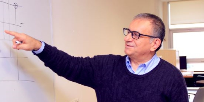 Huawei Türk profesörü kahraman ilan etti