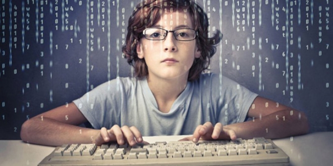'Çocuklarınızı hacker olarak yetiştirmekten korkmayın!'