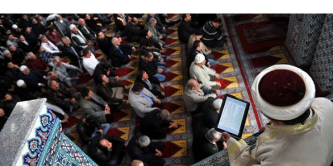 İmamlar hutbeyi 'prompter'den okuyacak