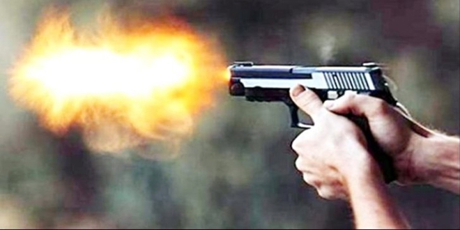 Polis okulunda teknisyenin tabancası ateş aldı 2 yaralı