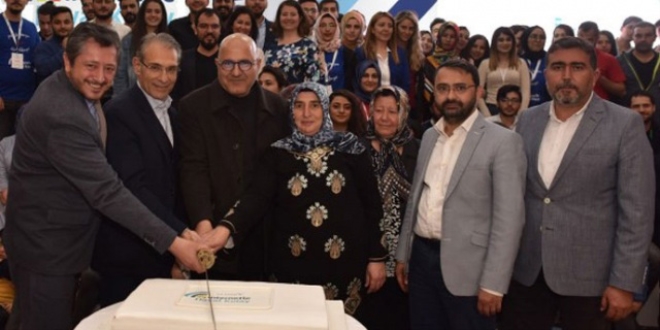 70'inde interneti öğrendi salçasını ABD'ye satıyor