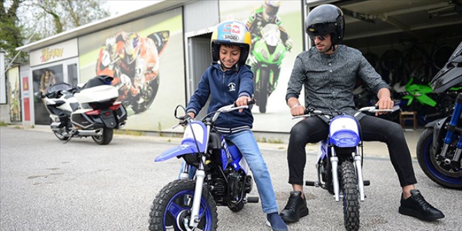 Minik Yahya'nın motosiklet hayalini Sofuoğlu gerçekleştirdi