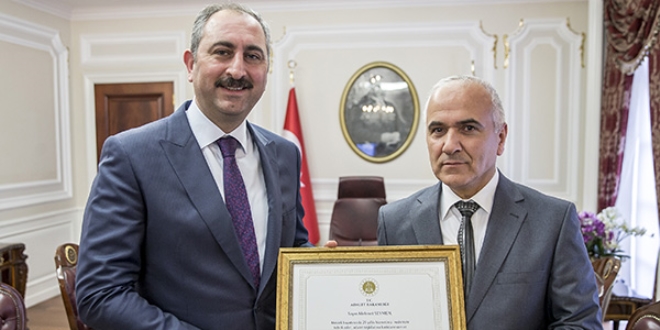 Bakan Gül'den personele teşekkür belgesi