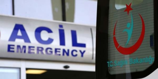 Otomobil seyyar satıcılara çarptı: Ölü ve yaralılar var