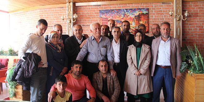 33 yıl sonra öğretmenleri ile buluştular