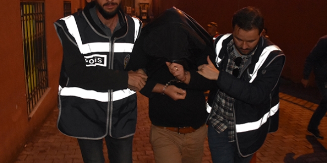 Polisleri silahla tehdit edip kaçan zanlı yakalandı