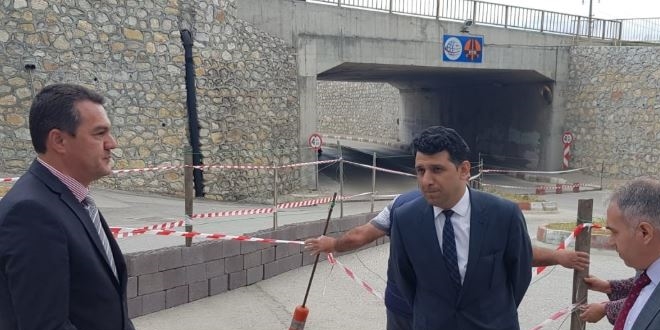 'Tapulu malım' diyerek alt geçidi kapattı